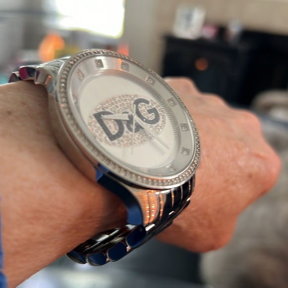 D&G Watch 🖤🩶 - Picture 4 of 4